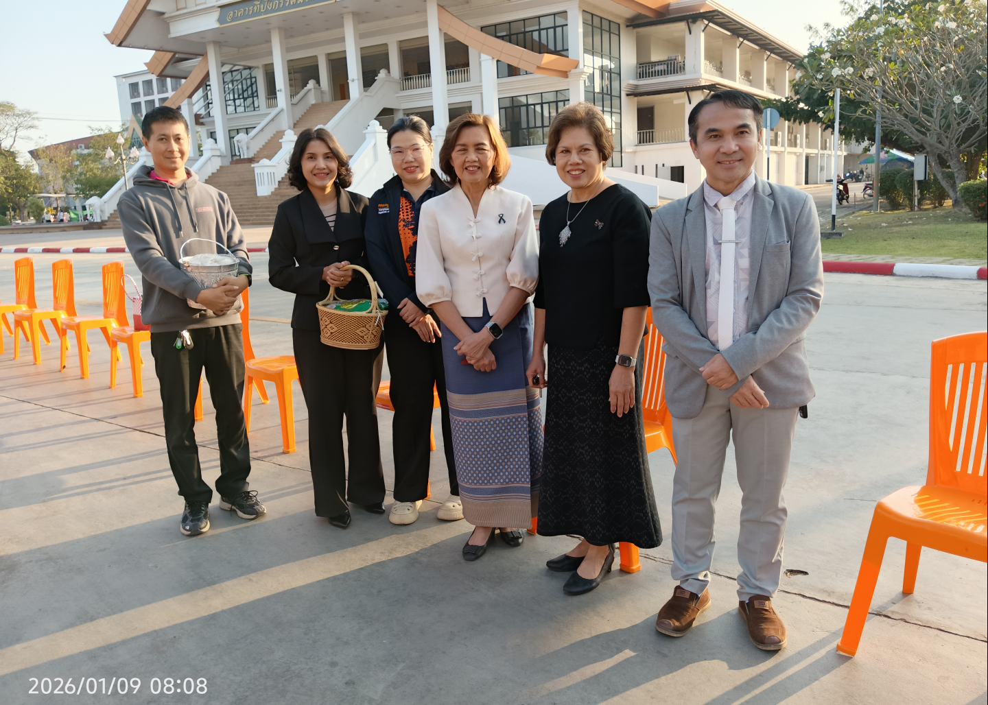 11. ตักบาตรข้าวสารอาหารแห้ง ทำบุญปีใหม่ 2569